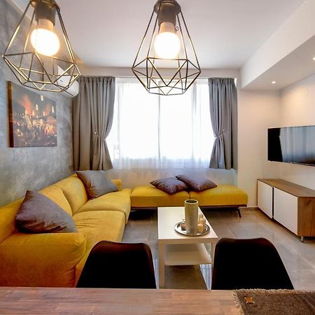 J Villara'S Luxury Suites Thessaloniki Exterior photo